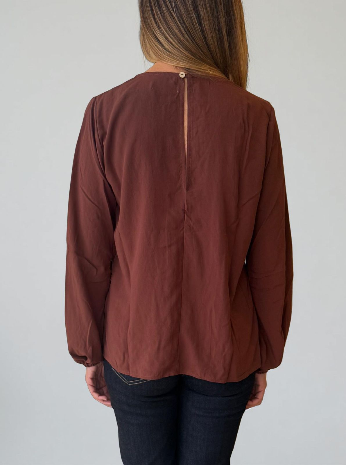 BASIC CHALICE BLOUSE BROWN
