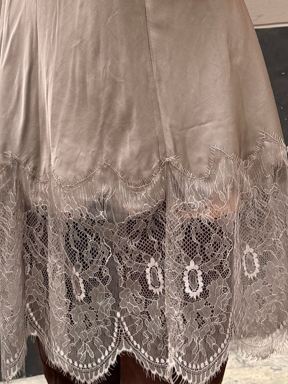 VALENTINA LACE SKIRT - MUSHROOM TAUPE
