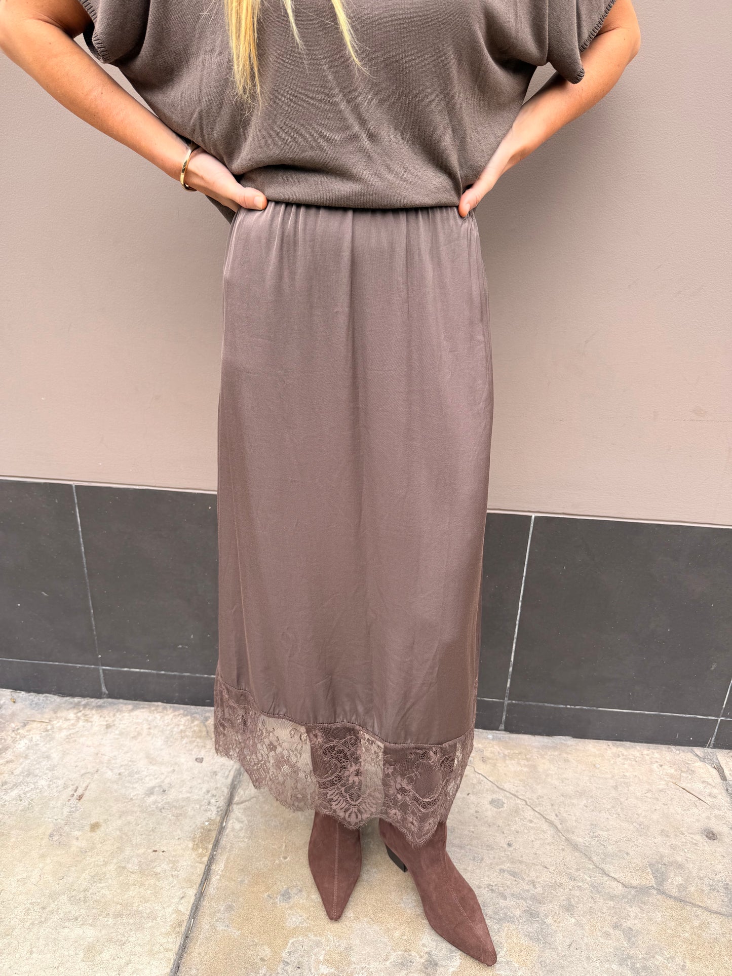 VALENTINA LACE SKIRT - MOCHA
