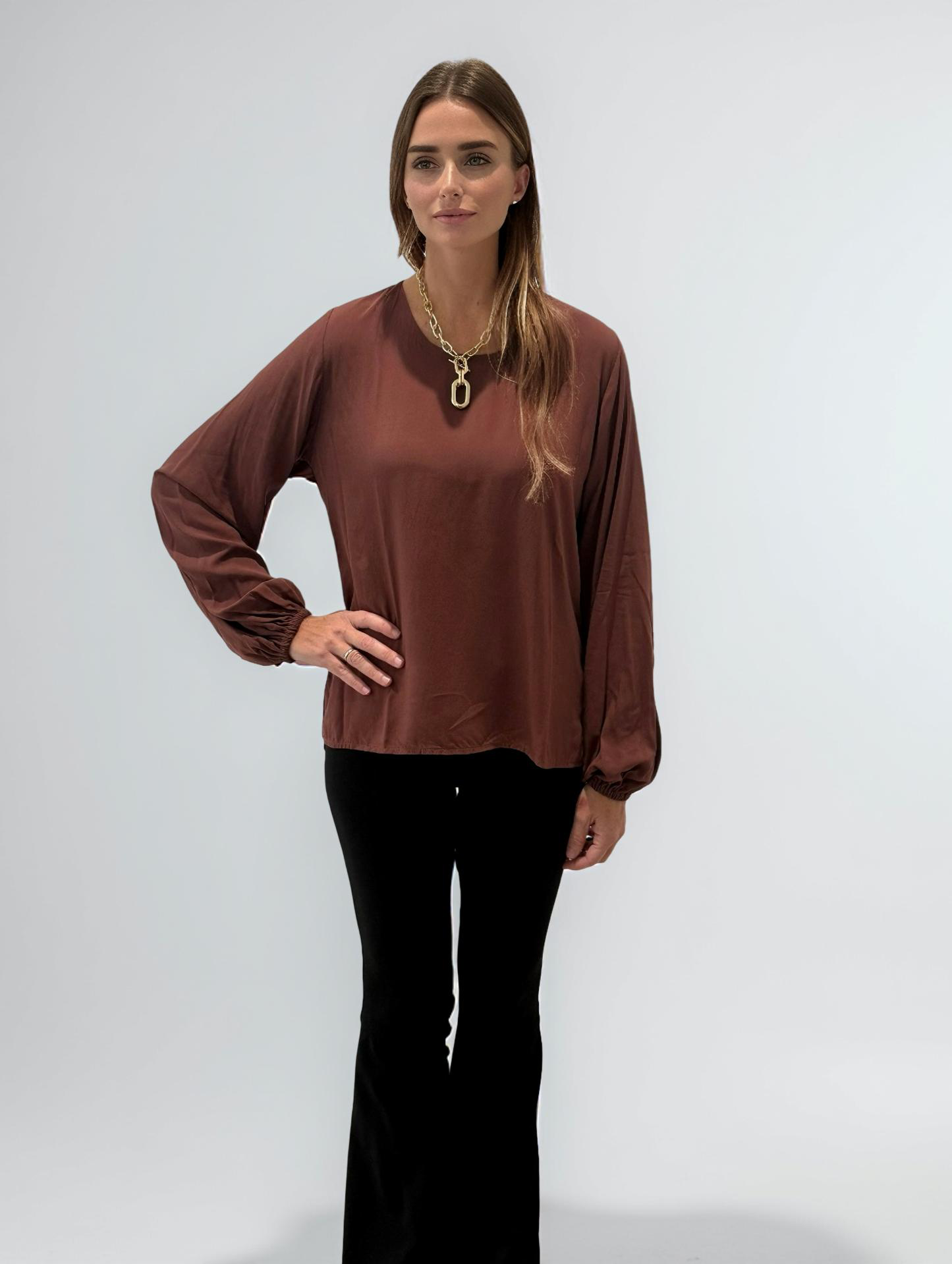 BASIC CHALICE BLOUSE BROWN